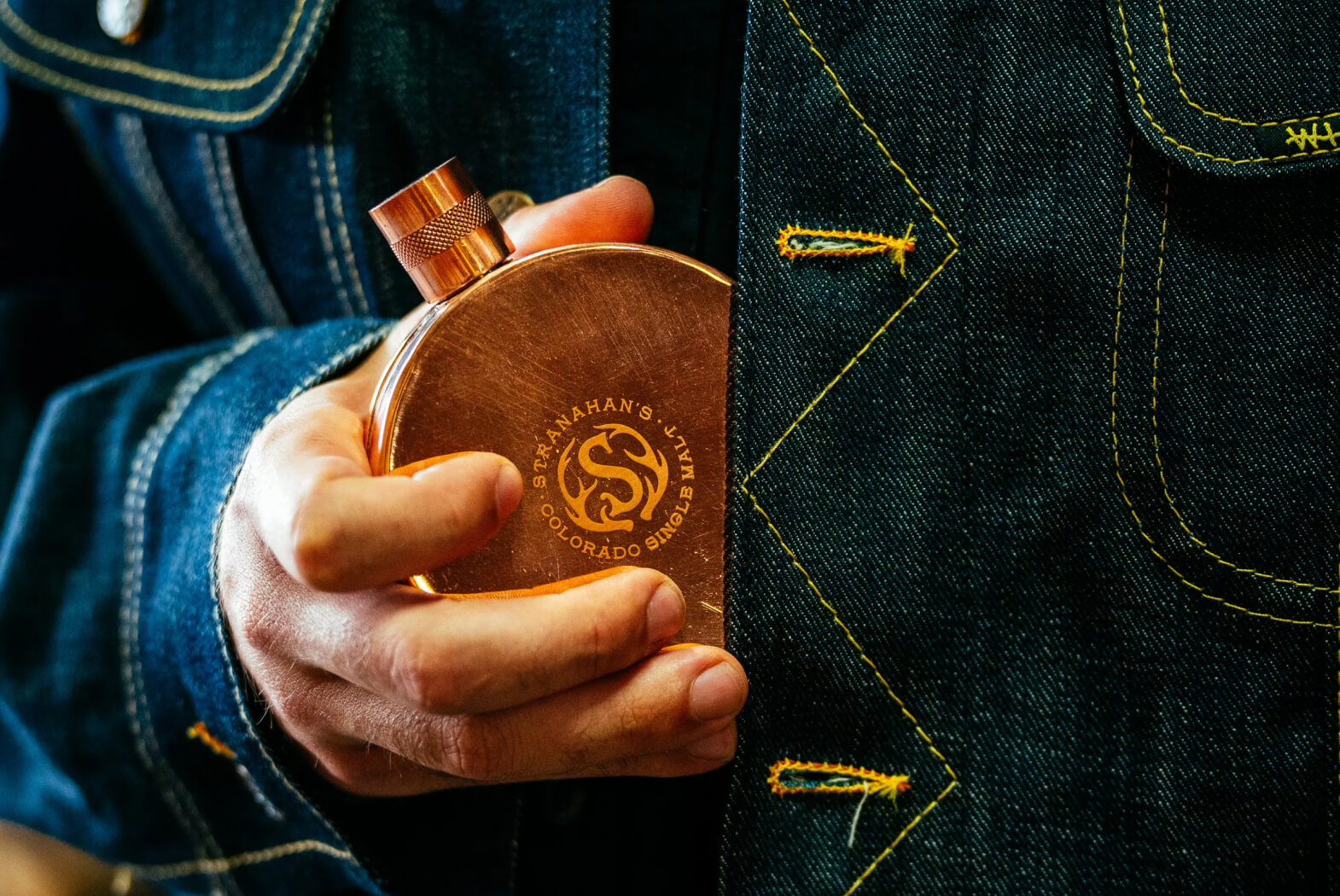 Whiskey glass tumbler set